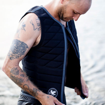 Follow B.P. Plus Comp Wake Vest 2022 in Blackout - BoardCo
