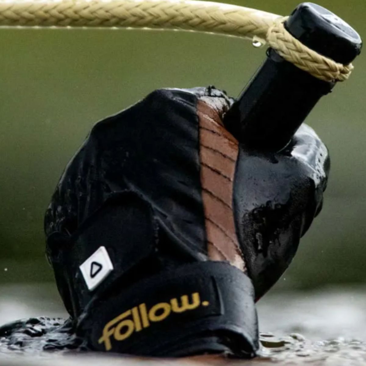 Follow Origins Pro Amara Glove in Black - BoardCo