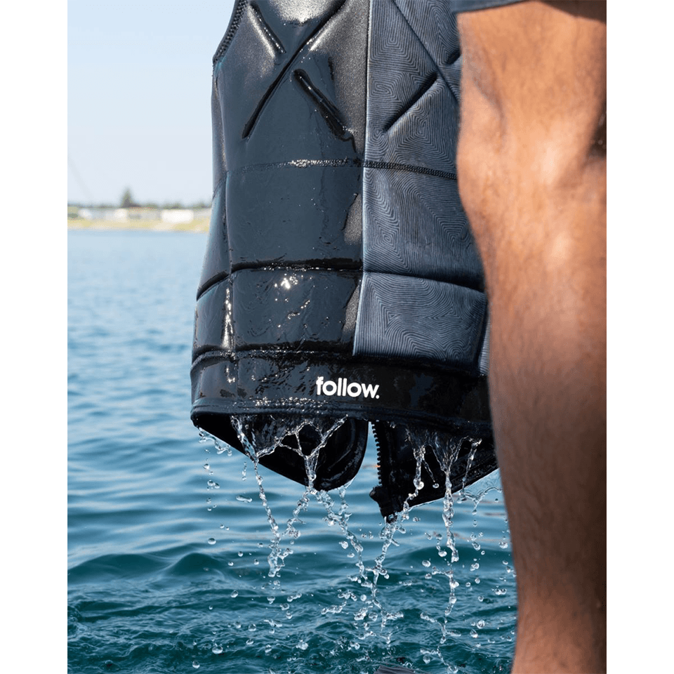 Follow Unity Comp Wake Vest 2022 in Pedro Black - BoardCo
