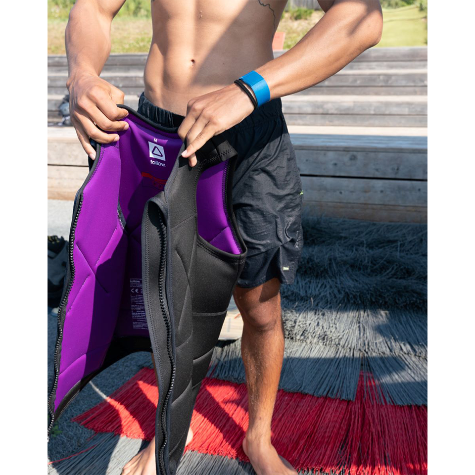 Follow Unity Comp Wake Vest in Pedro Black