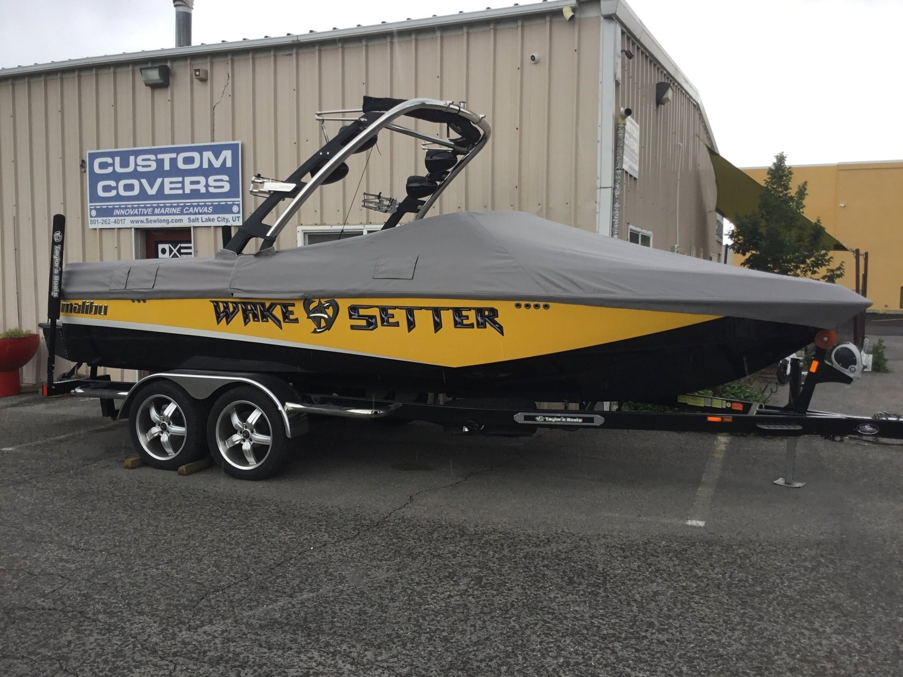 Malibu 23 LSV Wake Setter Cinch Cover - BoardCo