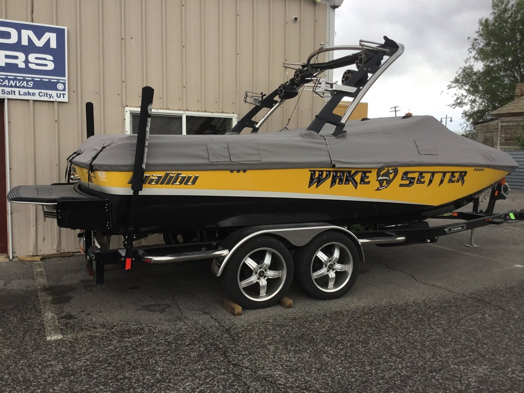 Malibu 23 LSV Wake Setter Cinch Cover - BoardCo