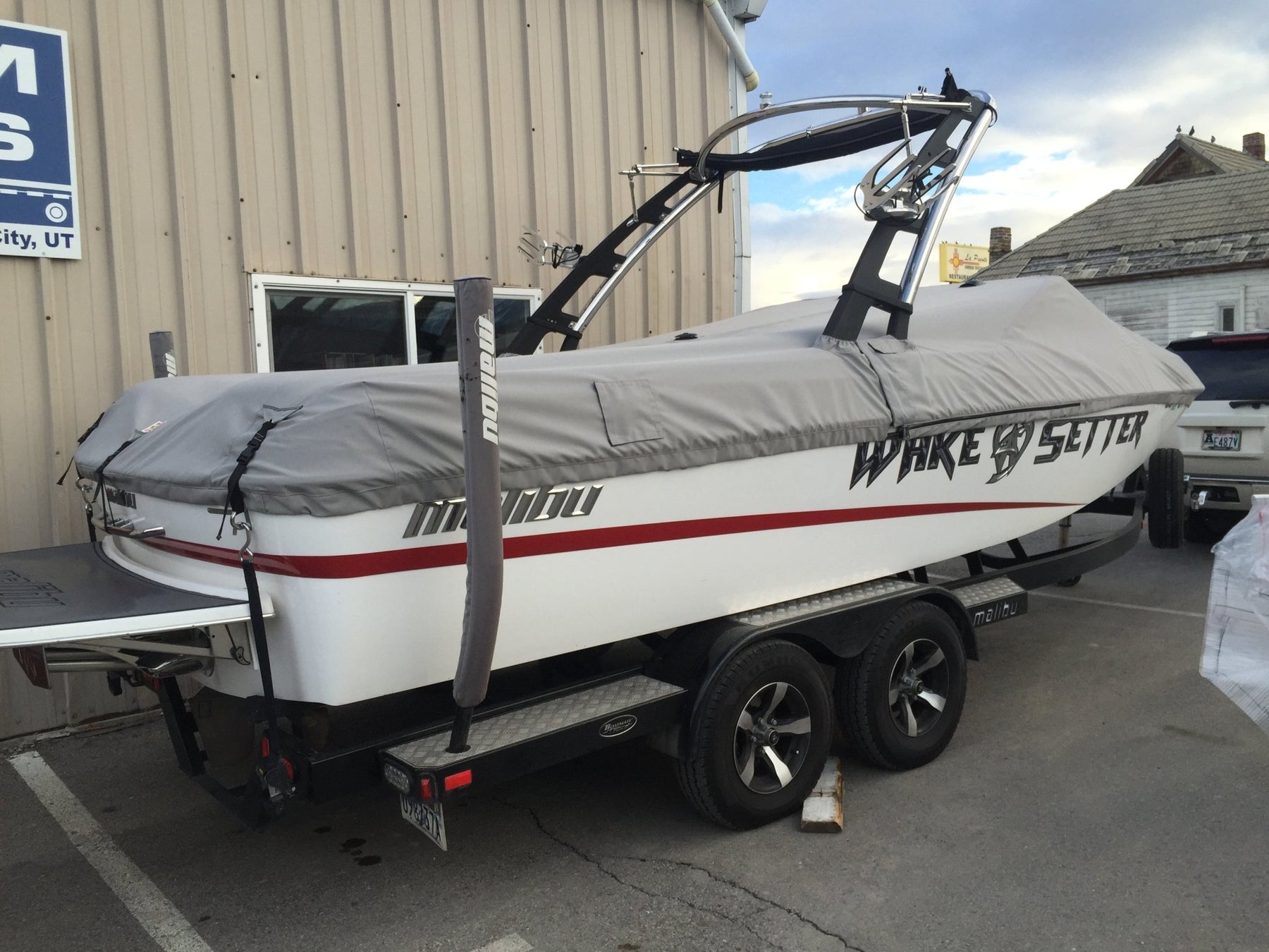 Malibu 23 LSV Wake Setter Cinch Cover - BoardCo