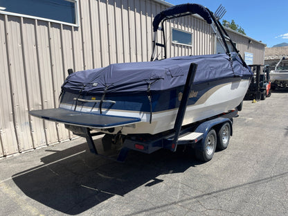 Malibu 25 LSV Sunscape with Skylon Swoop Tower - BoardCo