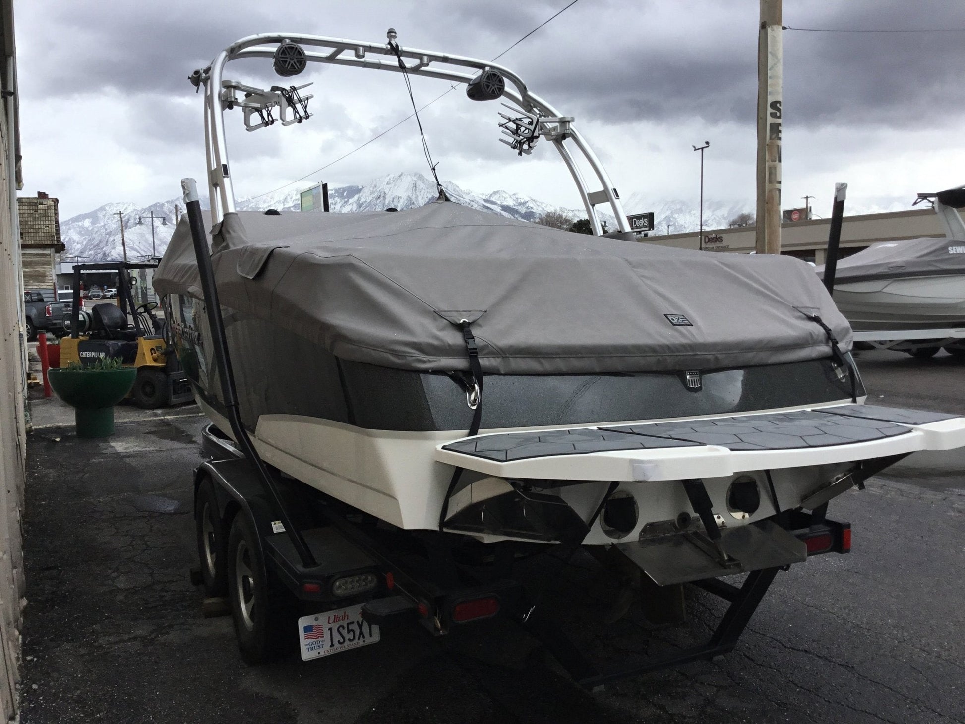 MasterCraft NXT 22 With Fwd Arch tower Cinch Cover - BoardCo