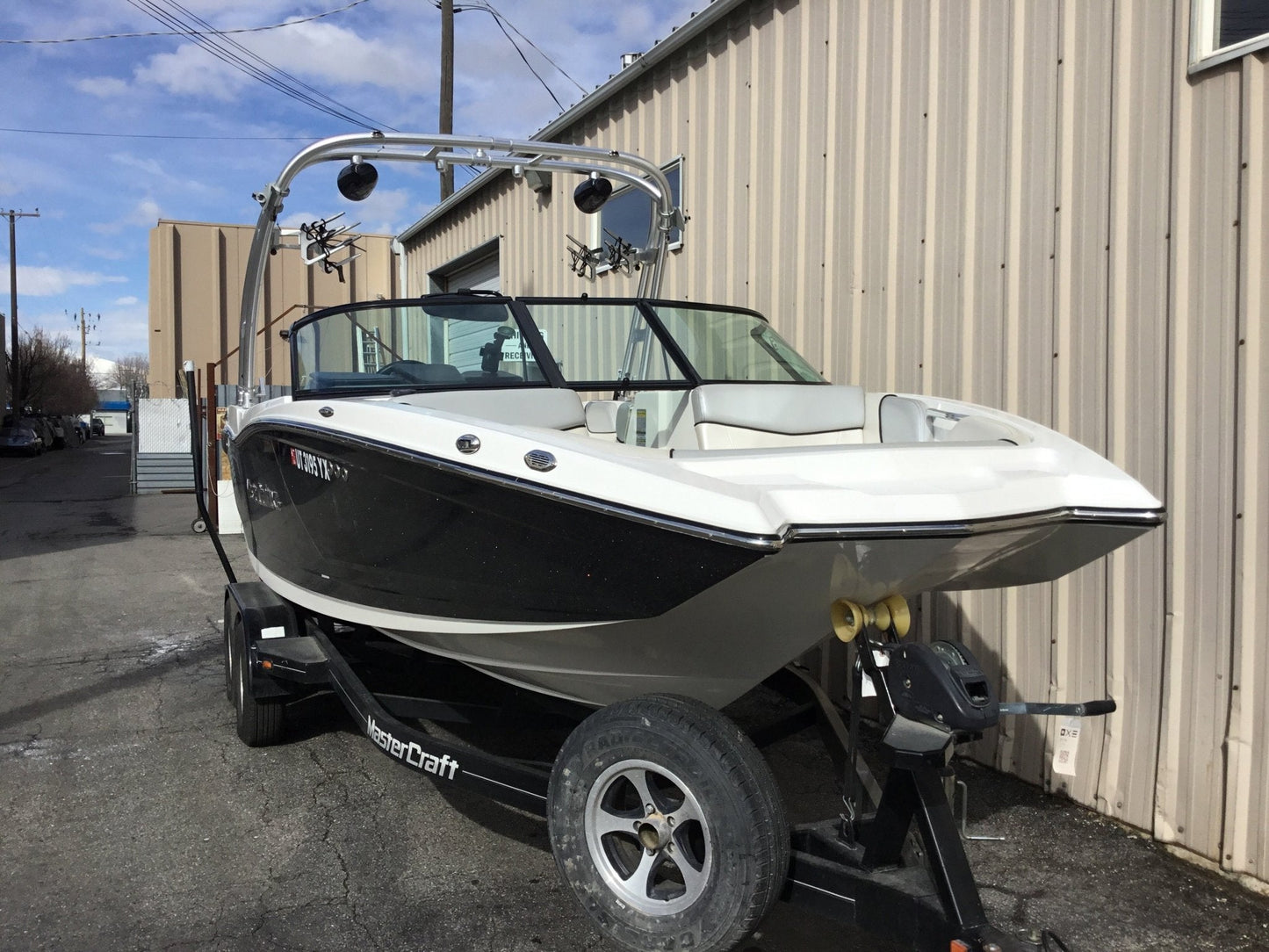 MasterCraft NXT 22 With Fwd Arch tower Cinch Cover - BoardCo