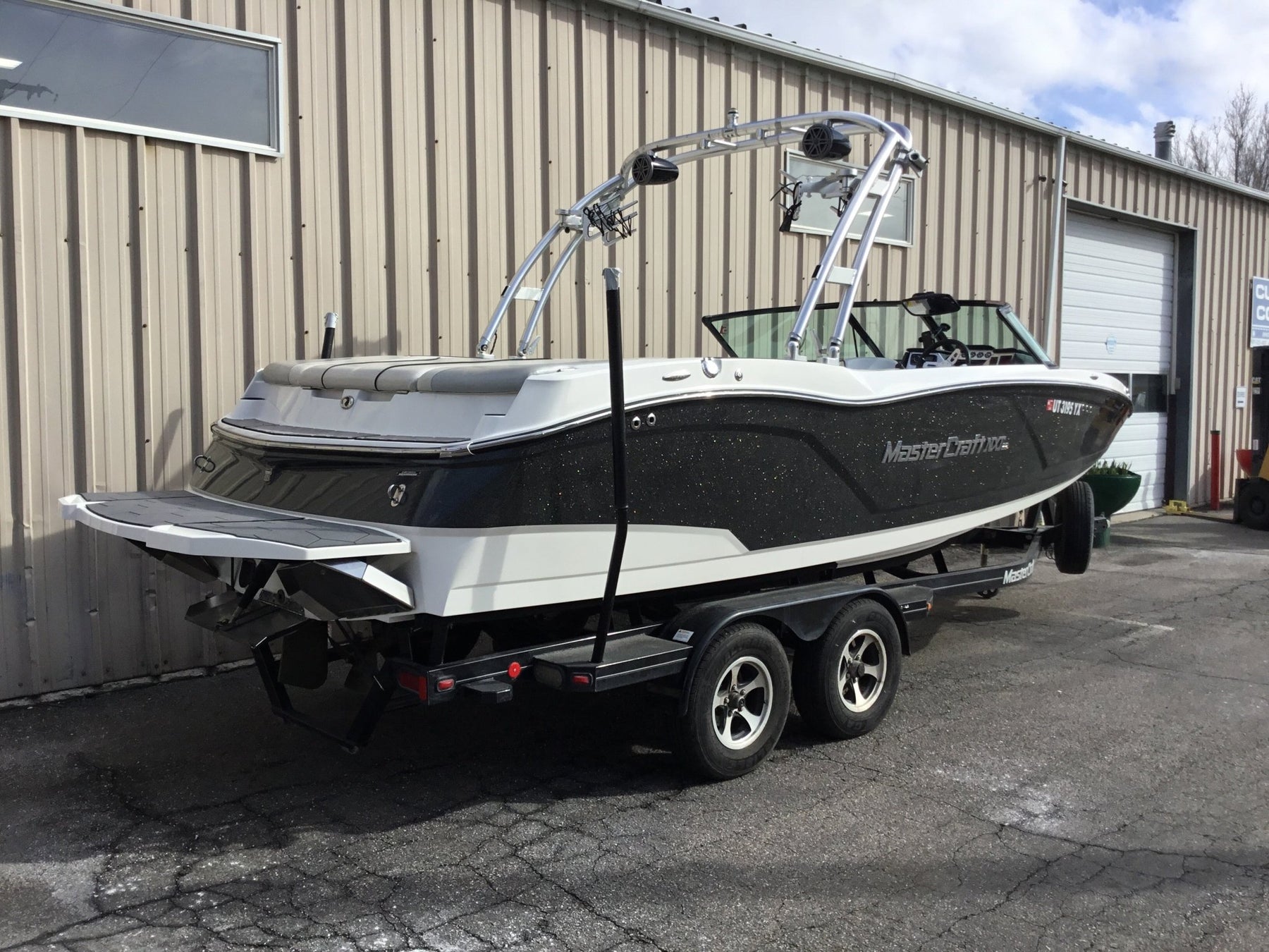 MasterCraft NXT 22 With Fwd Arch tower Cinch Cover - BoardCo
