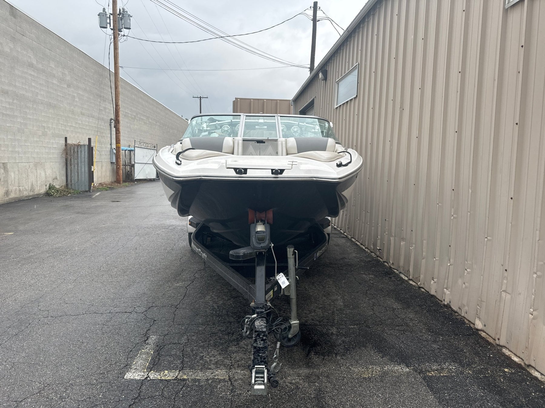 MasterCraft X35 with ZFT5 Tower and factory bimini TD Ratchet Cover - BoardCo