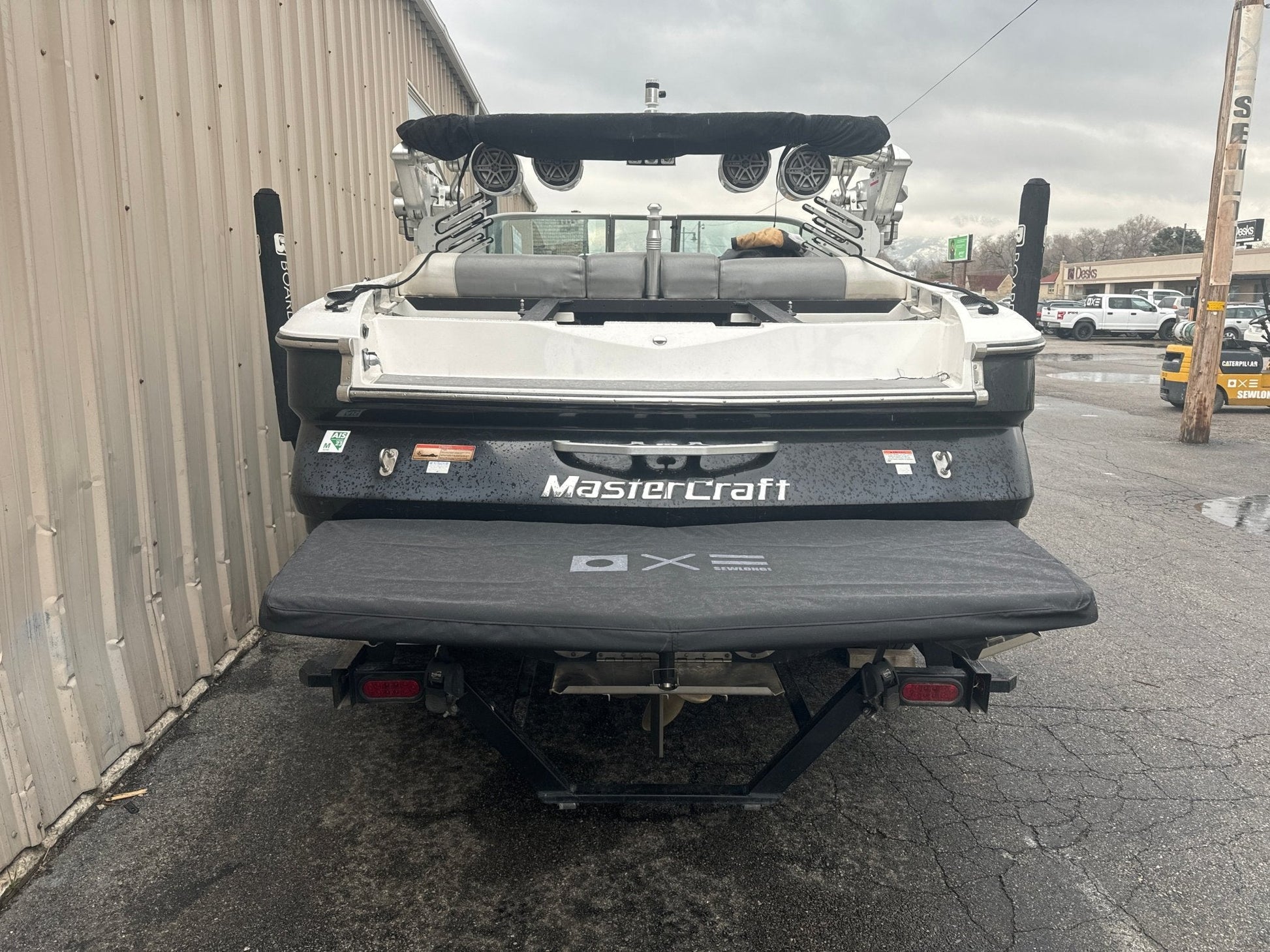 MasterCraft X35 with ZFT5 Tower and factory bimini TD Ratchet Cover - BoardCo
