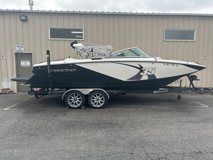 MasterCraft X35 with ZFT5 Tower and factory bimini TD Ratchet Cover - BoardCo