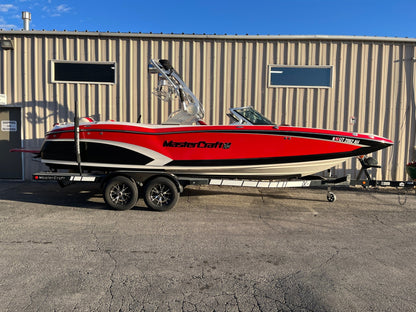 MasterCraft X46 With ZFT4 Tower Cinch Cover - BoardCo