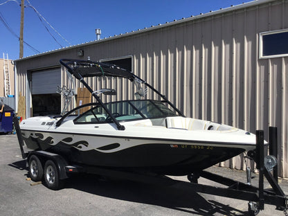MB B52V 25 with AP 2.0 Tower Cinch Cover - BoardCo