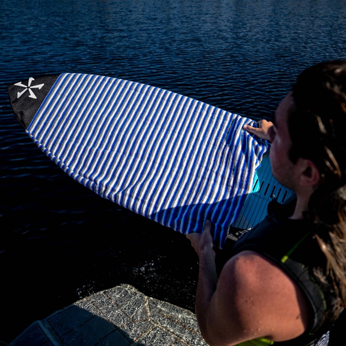 Phase 5 Wakesurf Board Sock in White/Blue - BoardCo