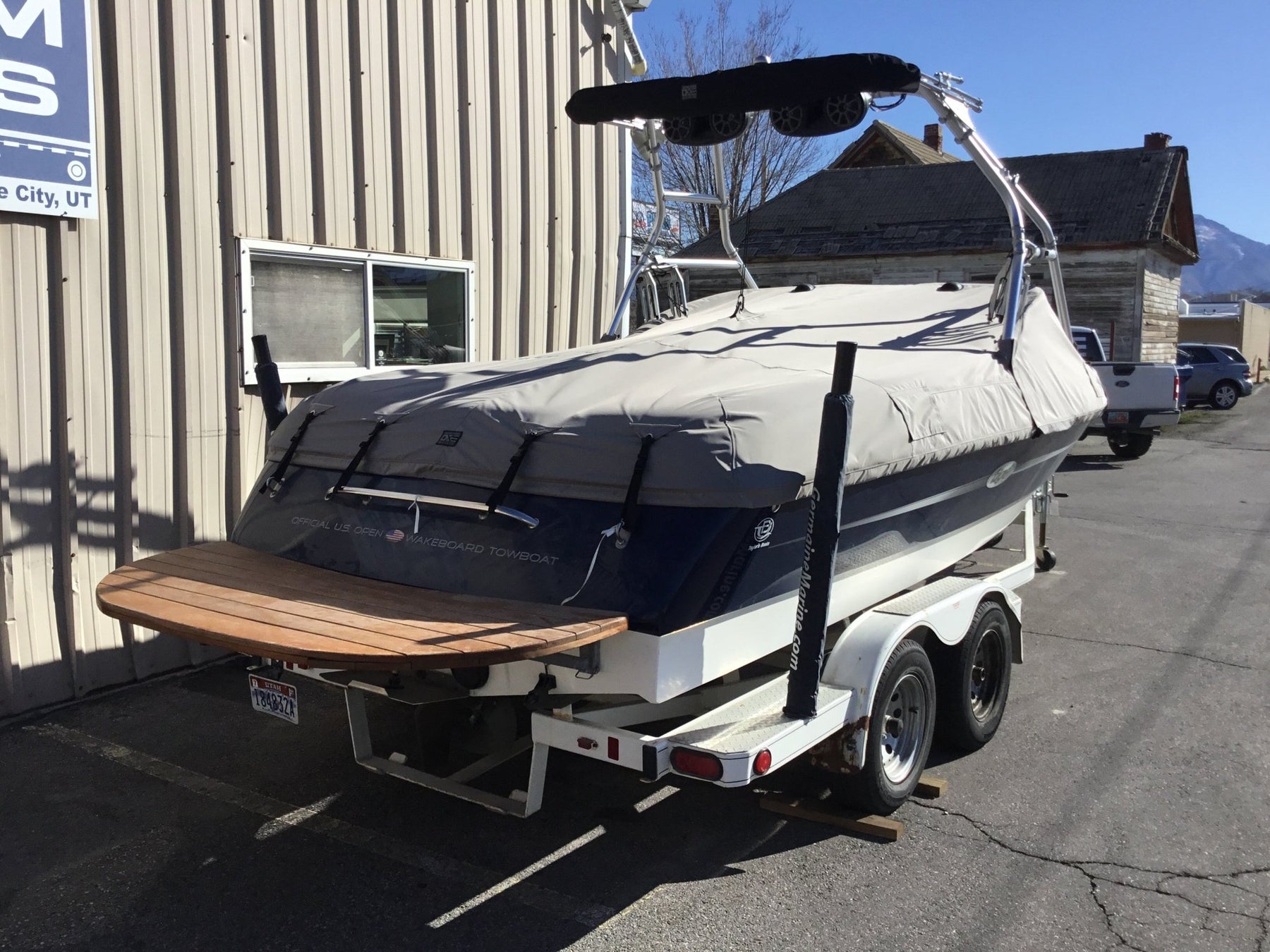 Tige 22V with Tubular Tower Cinch Cover - BoardCo